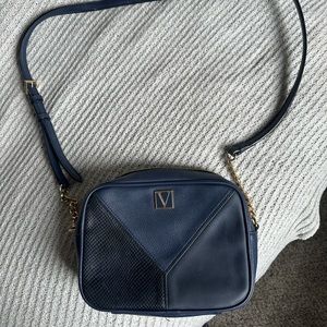 VS Crossover purse